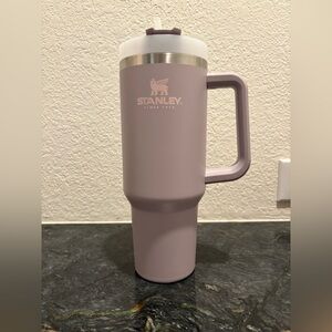 Stanley 40oz Abalone Quencher Tumbler Used